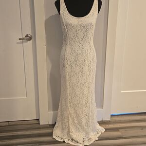 Elegant White Lace Maxi Dress Reg.size 6-8